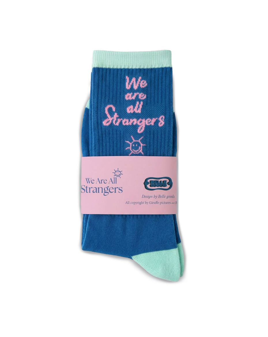 《我们不是陌生人》We Are All Strangers: Socks